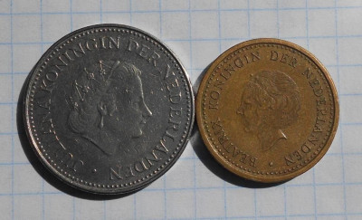 niderlandski_antili_1_gulden_1971_r_1_gulden_2010_r_riznovidi (1).jpg